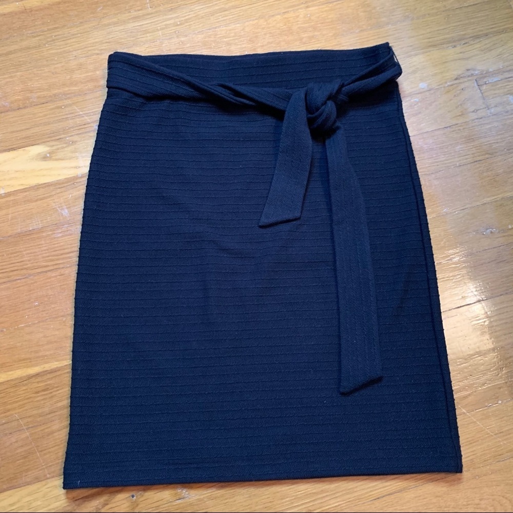 Loft Black Bandaged Thick Knit Pencil Skirt w/ belt tie size XXS petite EUC